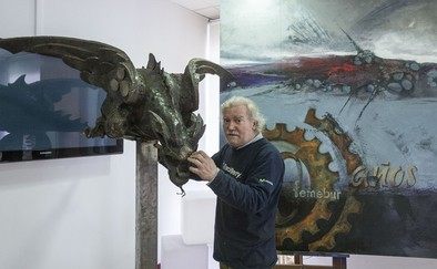 Cristino expone su obra en la sede de la FAE.